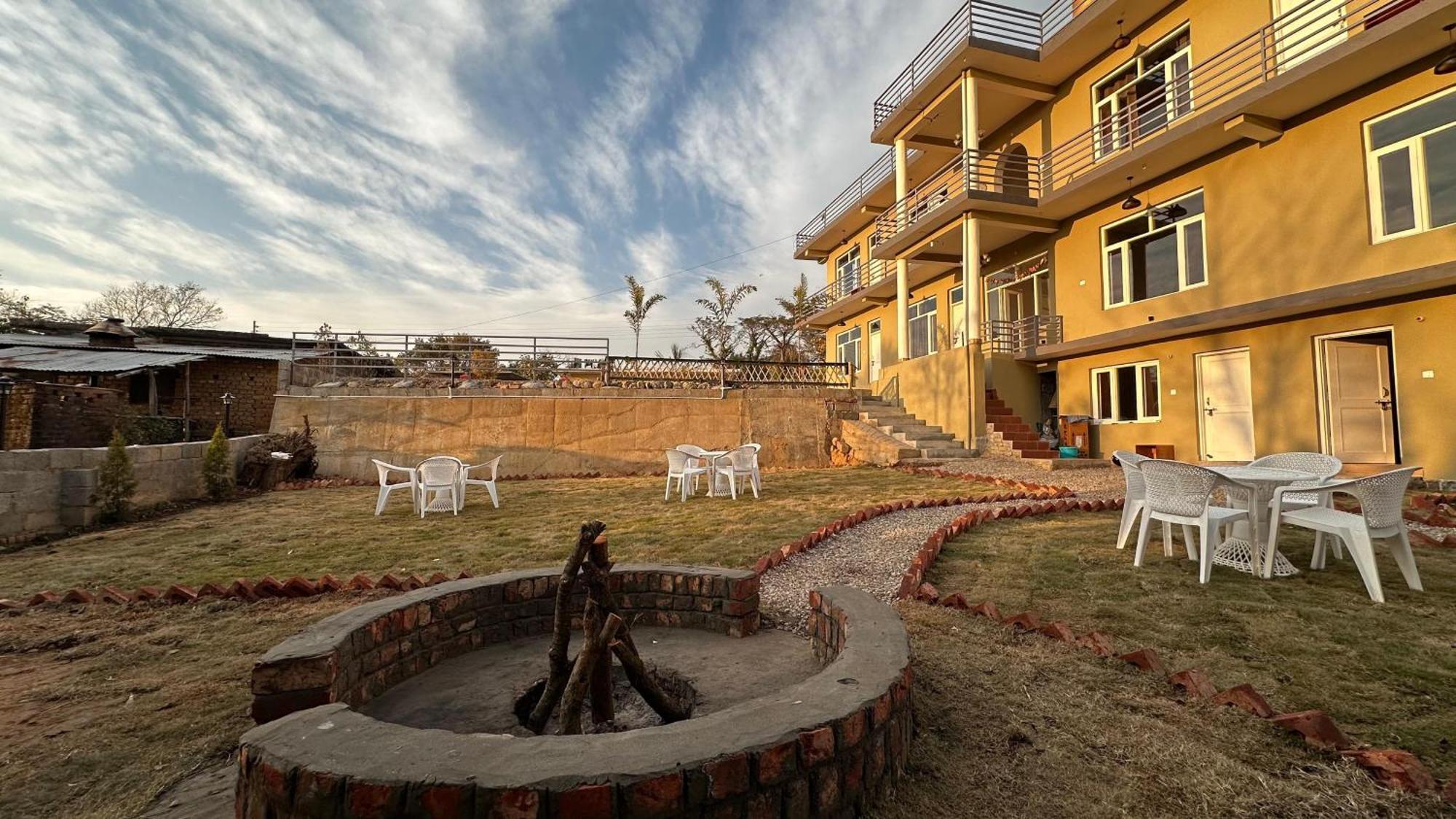 The Lumi Hotel Bir  Bagian luar foto